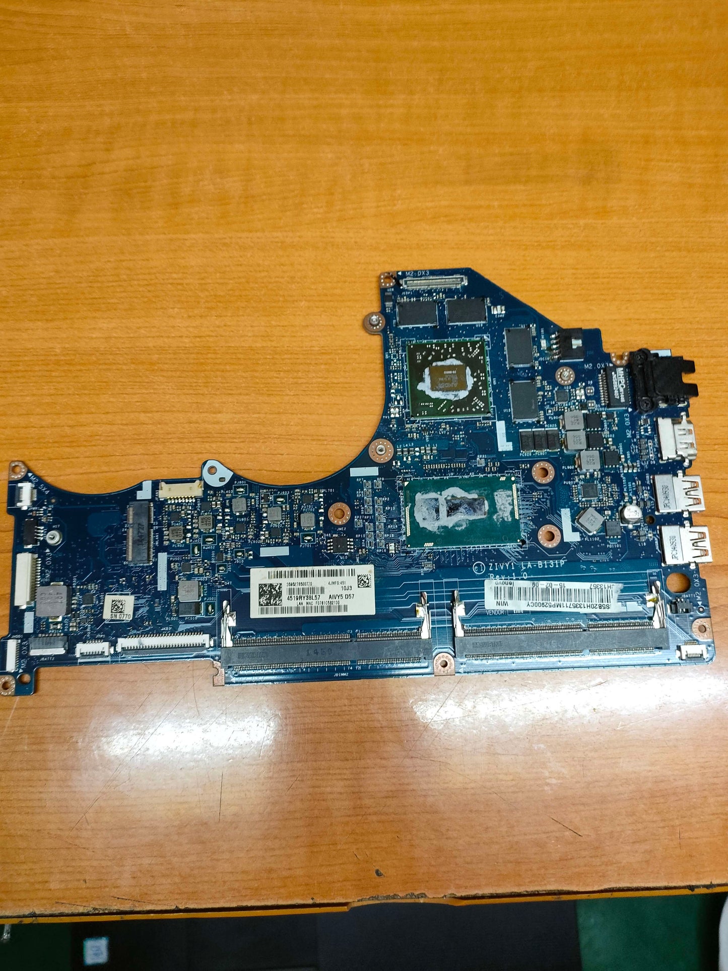 ZIVY1 LA-B131P REV :1.0 MAIN BOARD OF LENOVO