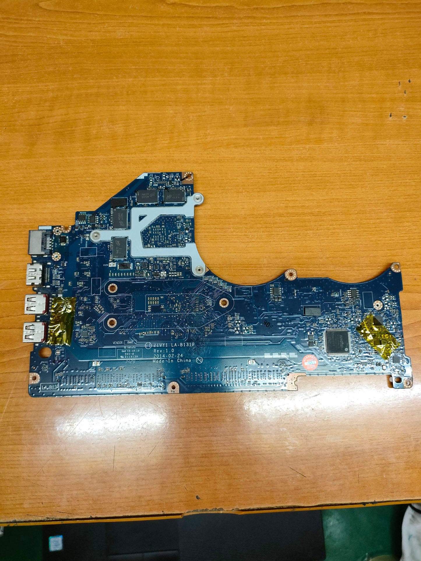 ZIVY1 LA-B131P REV :1.0 MAIN BOARD OF LENOVO